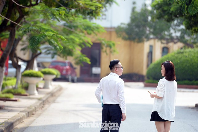 Hàng cây rợp bóng mát.