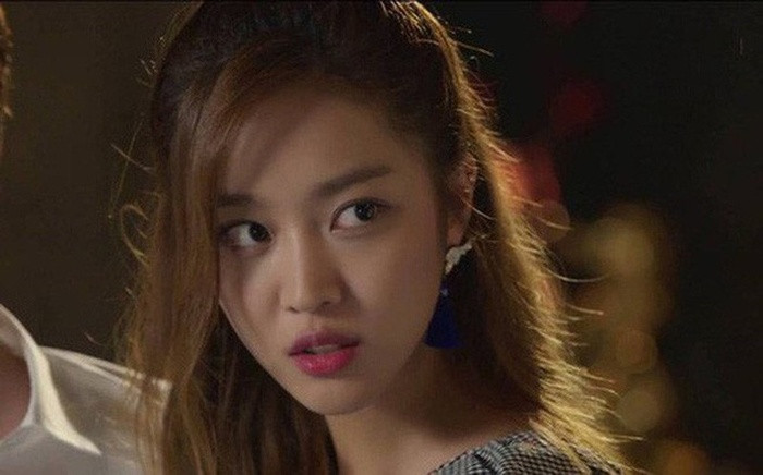 Xin tiền chồng trả nợ bạn thân, tôi đứng hình phát hiện bí mật tày trời - Hình 2 Xin tien chong tra no ban than, toi dung hinh phat hien bi mat tay troi-Hinh-2