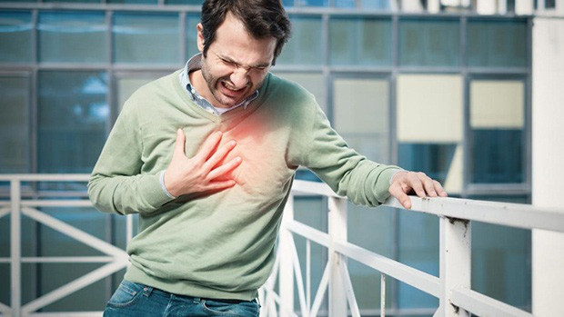 Bỗng dưng bị đau thắt ngực, hãy nghĩ ngay đến căn bệnh này Bong dung bi dau that nguc, hay nghi ngay den can benh nay