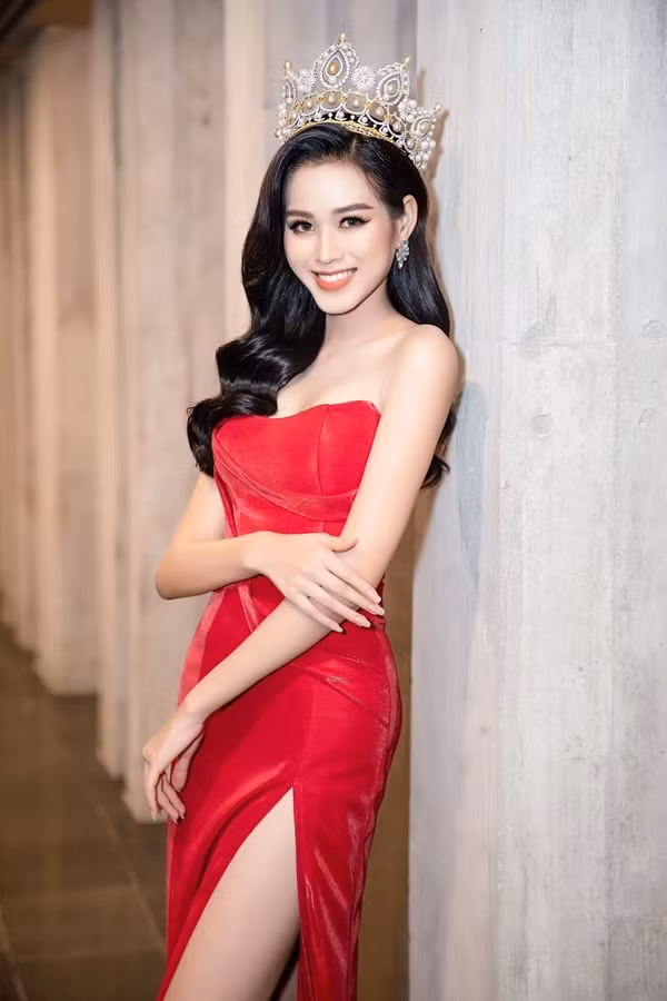 Hoa hau Viet Nam 2020 Do Thi Ha ngay cang goi cam-Hinh-9