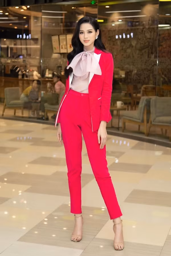 Hoa hau Viet Nam 2020 Do Thi Ha ngay cang goi cam-Hinh-7