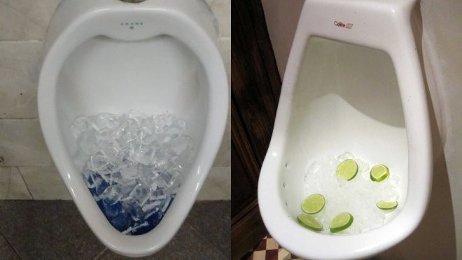 Thay nguoi khac do da vao bon cau, co gai hoc theo voi khi biet ly do