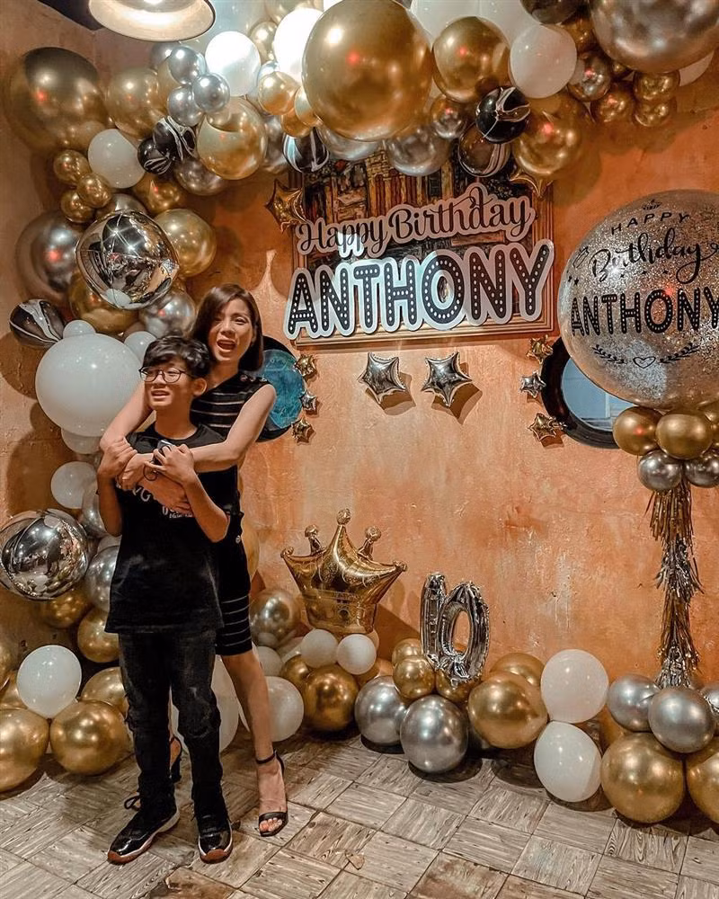 Cuoc song chuan cong tu cua con trai Le Quyen-Hinh-2