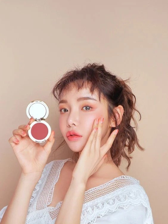 7 meo trang diem giup luon xinh dep, rang ro suot ca ngay-Hinh-3