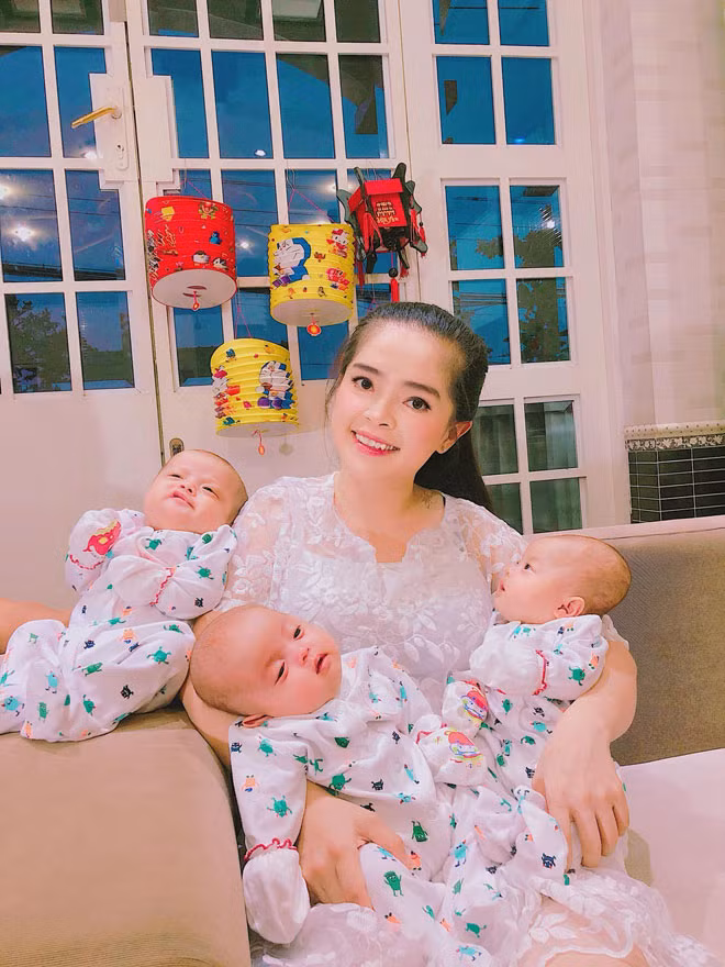 Sinh mot lan 3 con, cuoc song cua ba me mien Tay thay doi 360 do-Hinh-7