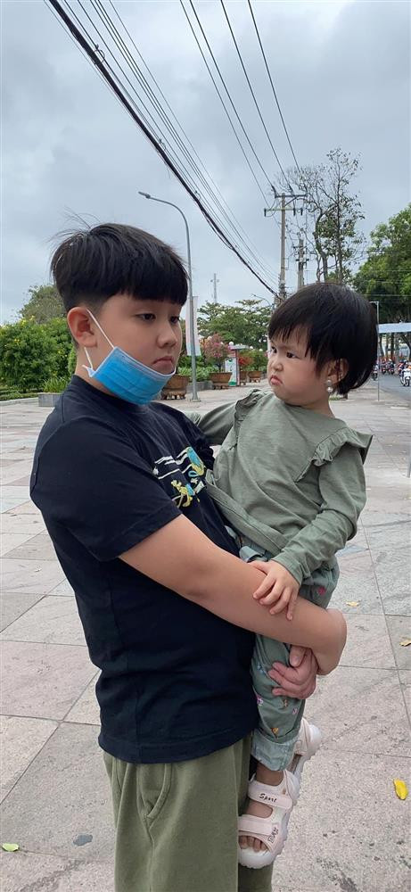 Le Phuong tinh tu ben chong tre,nhung doi dep moi chiem spotlight-Hinh-4