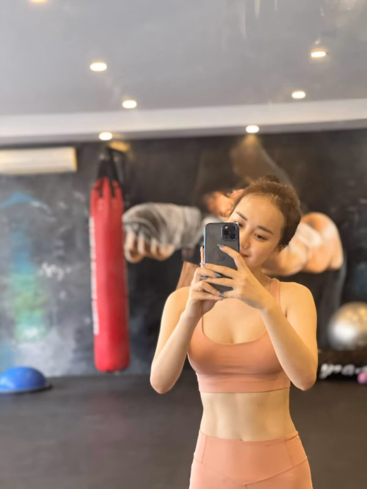 MC VTV Ngo Mai Phuong goi cam, eo thon-Hinh-3