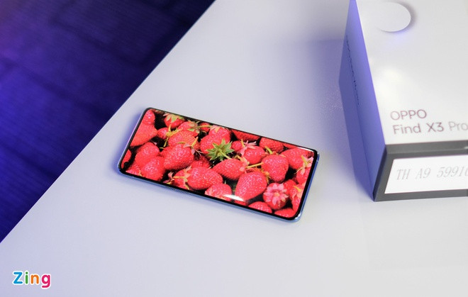 br/> Điểm đặc trưng trên Find X3 Pro đến từ tính năng chụp ảnh kính hiển vi, giúp ghi lại những chi tiết siêu nhỏ như côn trùng, gân lá. Chế độ này mang đến góc nhìn thú vị trong nhiếp ảnh di động. Màn hình của máy có kích thước 6,7 inch, Quad HD+ cùng tần số quét 120 Hz.