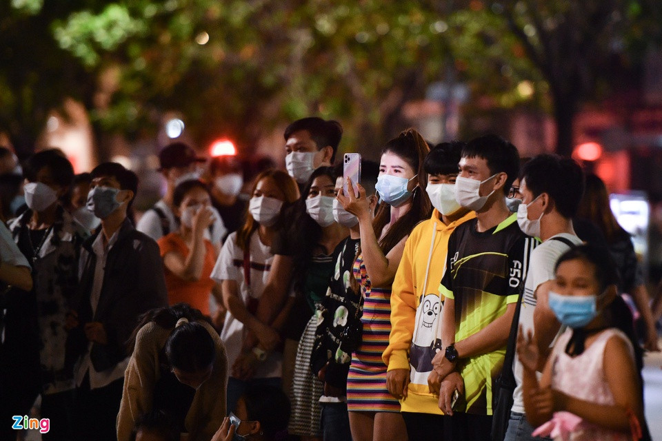 br/> Từ ngày 28/10, UBND TP.HCM cho phép các cơ sở kinh doanh dịch vụ ăn uống được phục vụ tại chỗ và phải đảm bảo một số điều kiện phòng chống dịch.