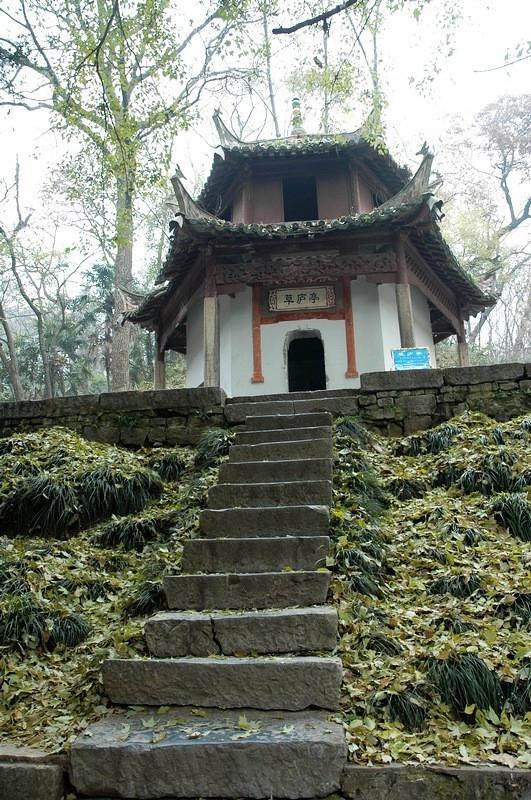 Sau này một số kiến trúc khác như Long Trung Thư Viện, Gia Cát Thảo Lư Đình, Quan Tinh Đài, Cầm Đài... được xây dựng thêm Ảnh: Wangyi.