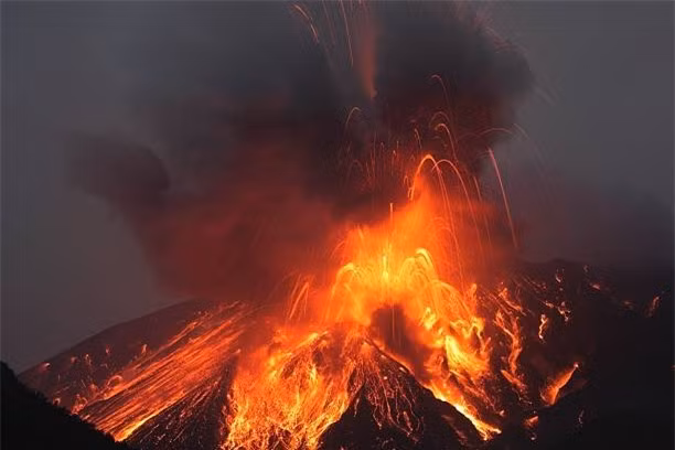 6 ngọn núi lửa hoạt động mạnh và nguy hiểm nhất trên Trái đất ảnh 9