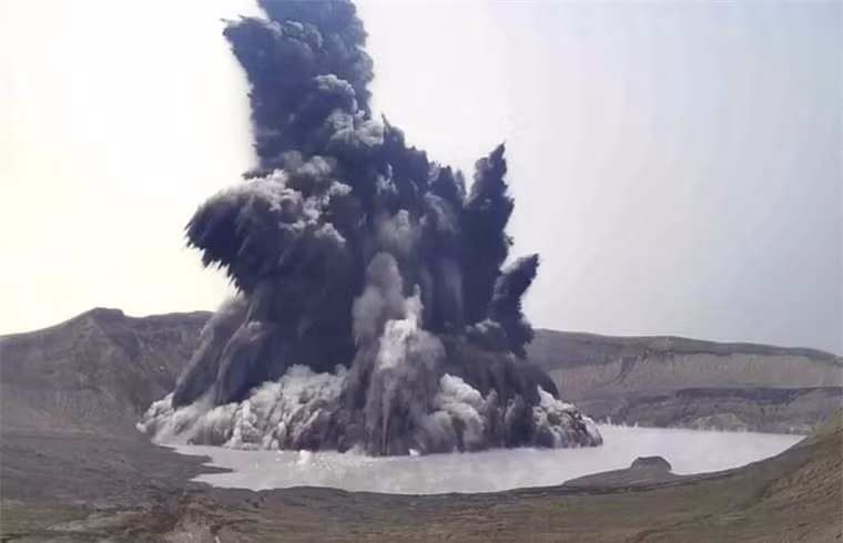 6 ngọn núi lửa hoạt động mạnh và nguy hiểm nhất trên Trái đất ảnh 15