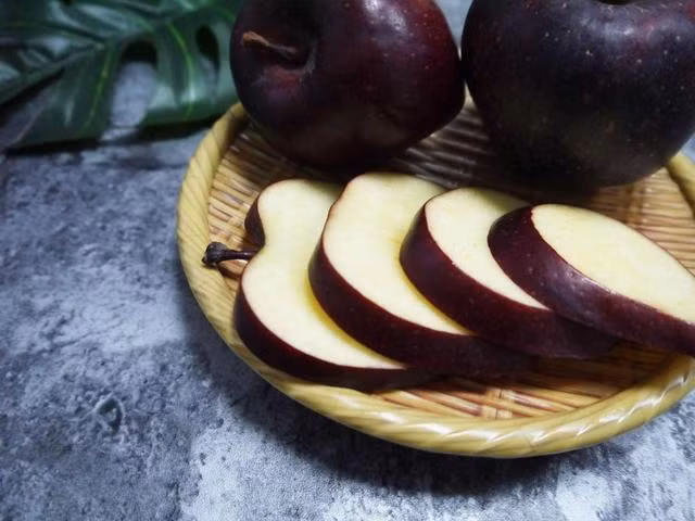 Ve que trong tao nhin nhu nhiem doc, ai de vo duoc mo vang-Hinh-2