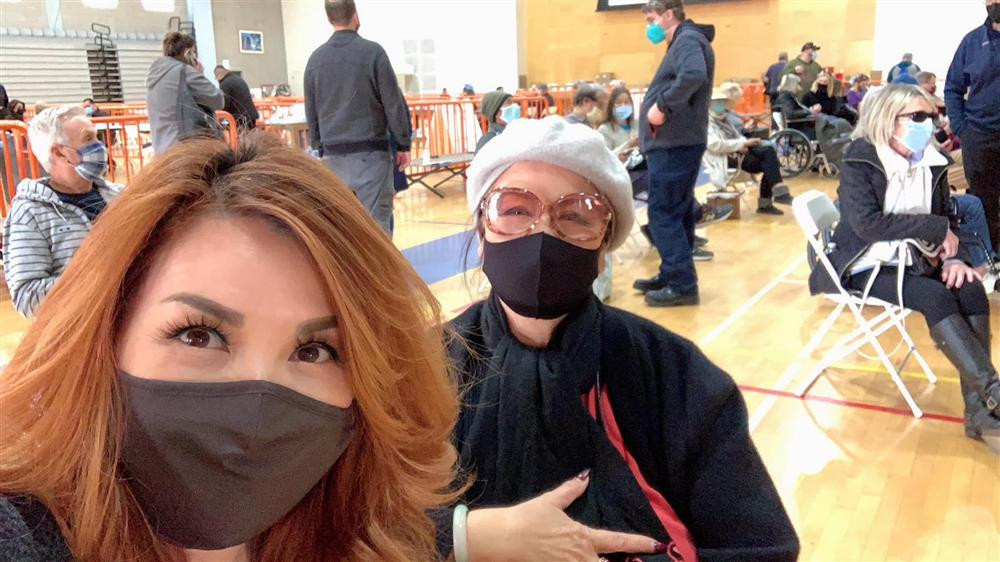 Hanh dong tinh cam cua Trizzie Phuong Trinh voi me de Bang Kieu-Hinh-2