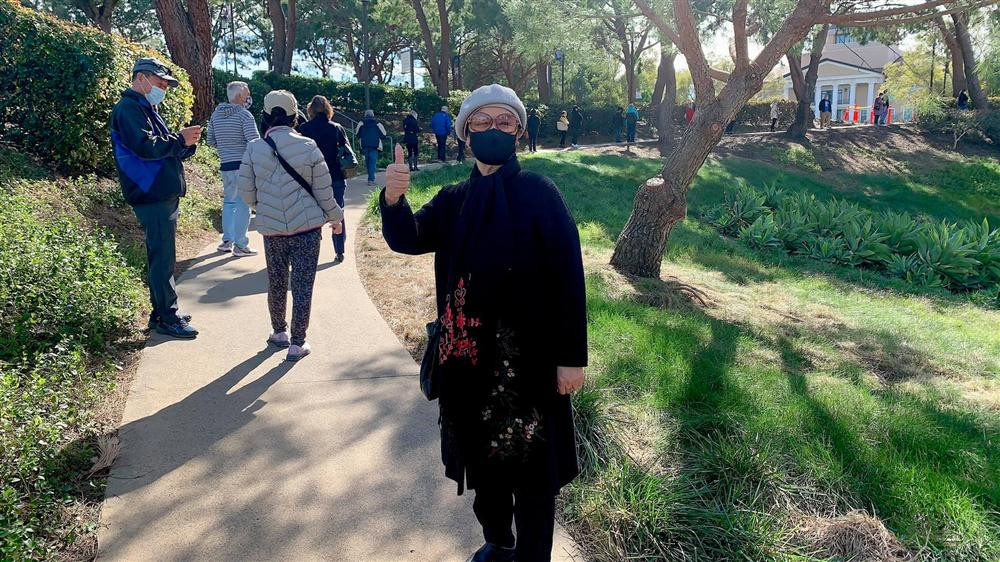 Hanh dong tinh cam cua Trizzie Phuong Trinh voi me de Bang Kieu