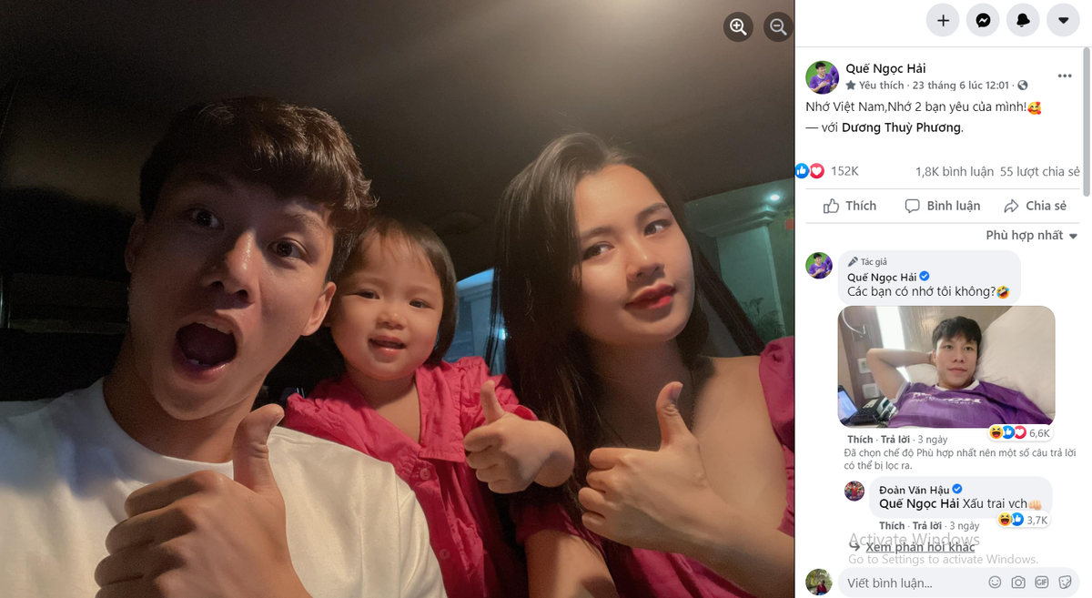 Ngày 23/6, khi đang thi đấu tại Thái Lan, Quế Ngọc Hải đăng bức ảnh chụp chung với bà xã Dương Thùy Phương và con gái nhỏ Sunny. "Nhớ Việt Nam. Nhớ 2 bạn yêu của mình", đội trưởng tuyển Việt Nam viết. Nam trung vệ được người hâm mộ đặt biệt danh "ông bố quốc dân" khi thường xuyên chăm sóc, cưng chiều con gái. Trên trang cá nhân, anh thường chia sẻ những khoảnh khắc cùng Sunny mỗi dịp được về thăm nhà. Ảnh: Quế Ngọc Hải.