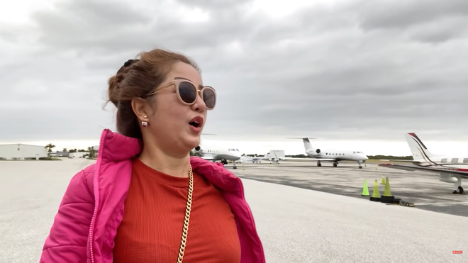 Danh hai Thuy Nga thue may bay rieng ve Viet Nam