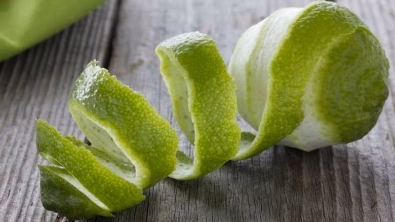 Ban co biet thoi quen uong nuoc chanh sai cach gay hai suc khoe