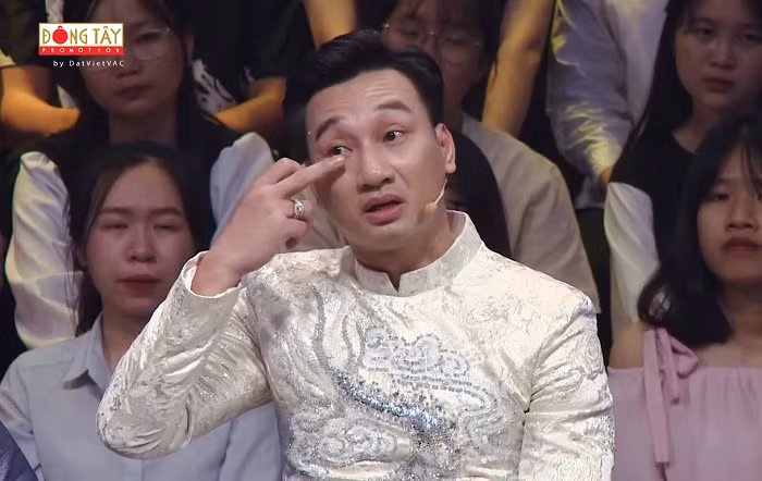 Nghe si Viet nhung ngay can Tet nguoi khoc nho bo me