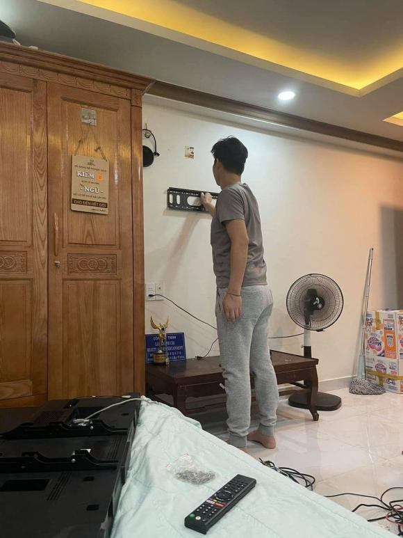 Lam Khanh Chi hao hung khoe chong bo game duoc 5 ngay-Hinh-4