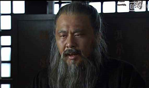 Bac thay phong ngu khien Tao Thao hoi tiec vi khong giu duoc la ai?