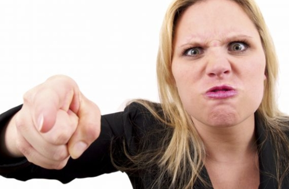 Thay thu o duoi gam giuong con dau, me chong khong tin vao mat minh-Hinh-2