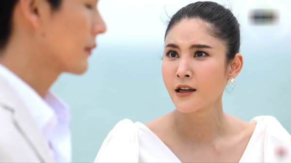 Vợ già xấu nhưng cứ bắt chồng phải yêu thương như xưa Vo gia xau nhung cu bat chong phai yeu thuong nhu xua