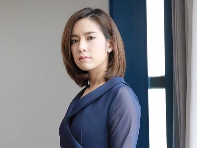 Em chong mia mai toi ngu den trua moi day an com, nao ngo...