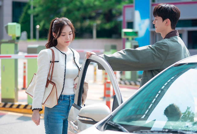 My nhan co doi chan dat gia nhat Kbiz: Style trong phim sang xin-Hinh-3