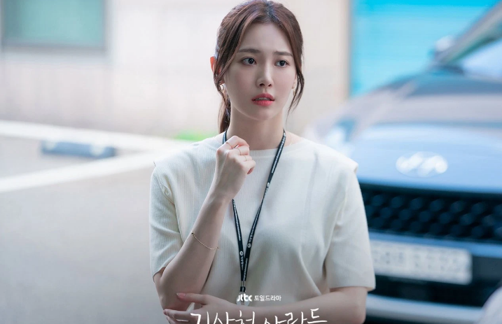 My nhan co doi chan dat gia nhat Kbiz: Style trong phim sang xin-Hinh-4