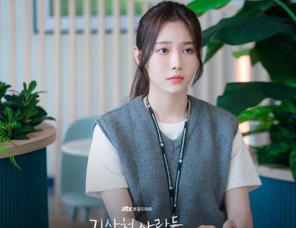 My nhan co doi chan dat gia nhat Kbiz: Style trong phim sang xin