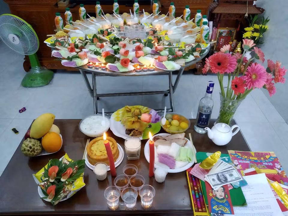 Hạn Tam tai là gì?. Tam tai là vận hạn lớn nhất của đời người mà bất kỳ ai cũng đều phải trải qua. Hạn Tam Tai chính là hạn của 3 năm liên tiếp đến với mỗi tuổi. Tam có nghĩa là ba, số 3, thứ ba. 