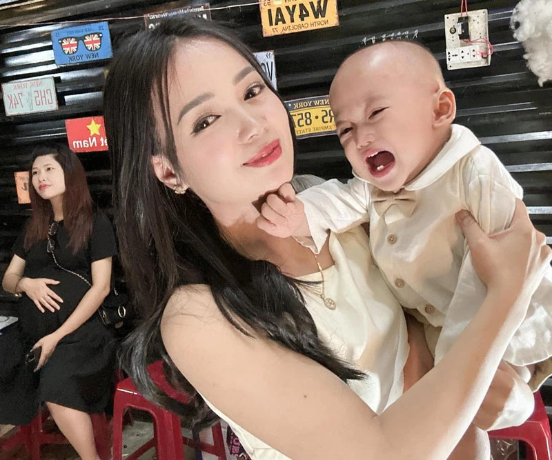 Ve dep man ma cua ba xa tien ve khoac ao Dong A Thanh Hoa-Hinh-4