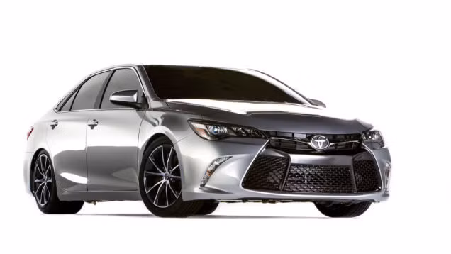 Nhìn bề ngoài, Sleeper Camry có kiểu dáng giống như một chiếc Camry 2015 sang trọng...