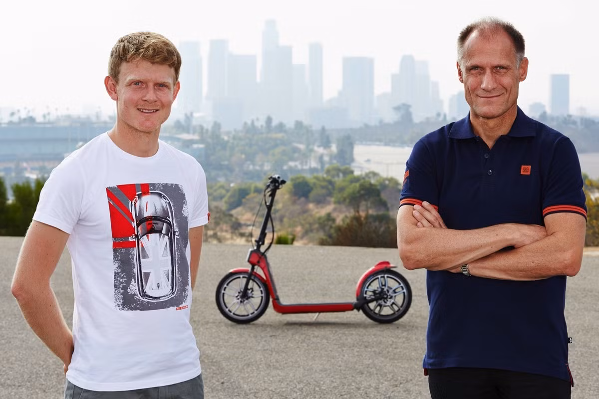 Trong trường hợp bãi đỗ ô tô của bạn cách địa điểm cần tới khoảng 16 km, bạn có thể xác định địa điểm cần đến trên hệ thống GPS của điện thoại và sử dụng chiếc Citysurfer để tới đó. Nó sẽ cho bạn trải nghiệm khá thú vị.