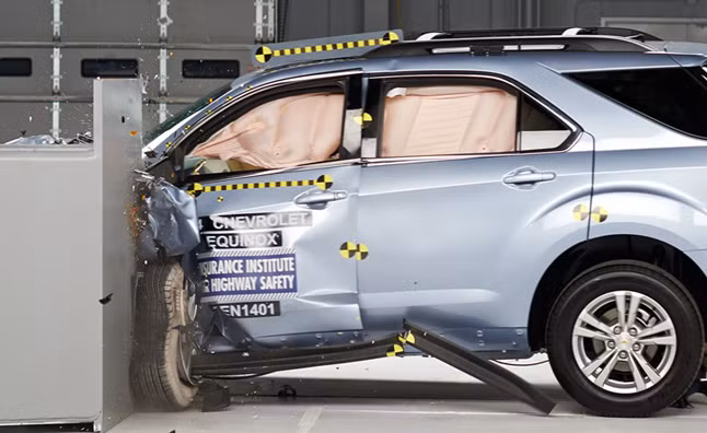 8. Trong trường hợp xảy ra tai nạn, những phương tiện lớn như crossover được đánh giá an toàn hơn so với dòng sedan gầm thấp.