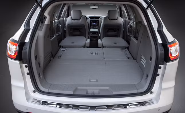 6. Không chỉ chở được nhiều người hơn, các mẫu xe crossover cũng có không gian chứa đồ rộng hơn. Hàng ghế sau của xe cũng được thiết kế linh hoạt có thể gập xuống để trở thành một chiếc xe bán tải.