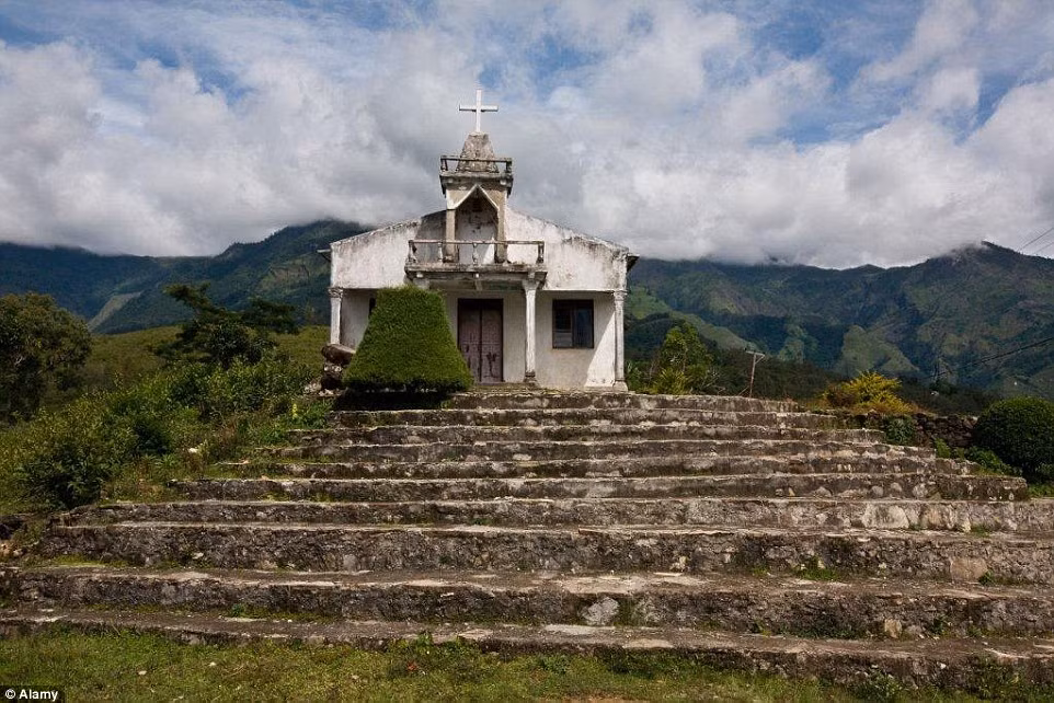 8. (Đông Timor – 78.000 lượt khách): Chính trị bất ổn khiến du khách ngại đến với Đông Timor cho dù quốc gia này có nhiều cảnh quan đẹp và hấp dẫn. Tới Đông Timor, du khách có có thể thư giãn tại các bãi biển cát trắng hay leo núi và đạp xe.