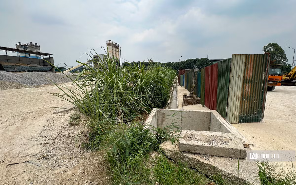 Hoạt động sản xuất bê tông của doanh nghiệp theo phản ánh của người dân diễn ra suốt nhiều năm qua, gần khu dân cư, gây ô nhiễm môi trường nghiêm trọng.