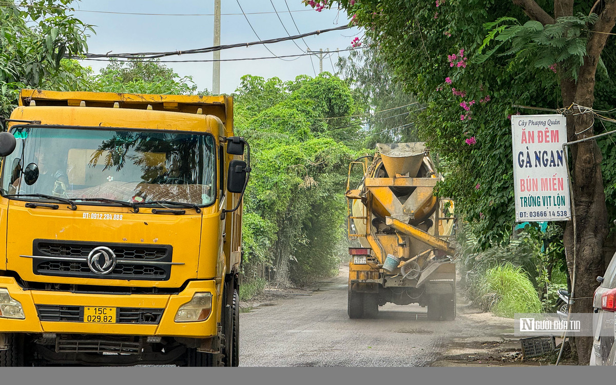 Các xe bồn vẫn tấp nập ra vào tại đây.