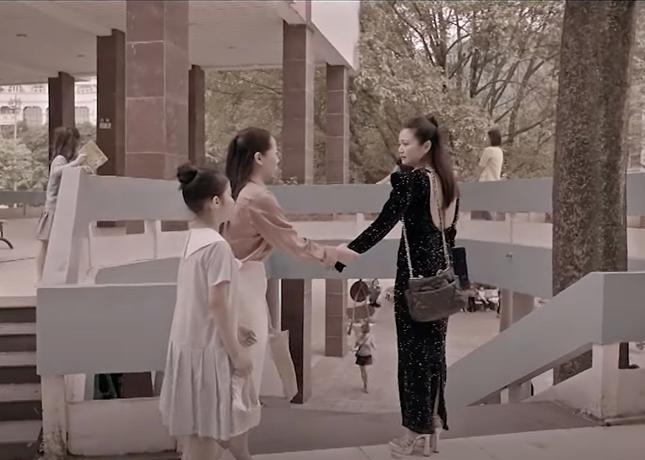 Canh phim cua Luong Thu Trang qua vo ly khien khan gia... soc-Hinh-2