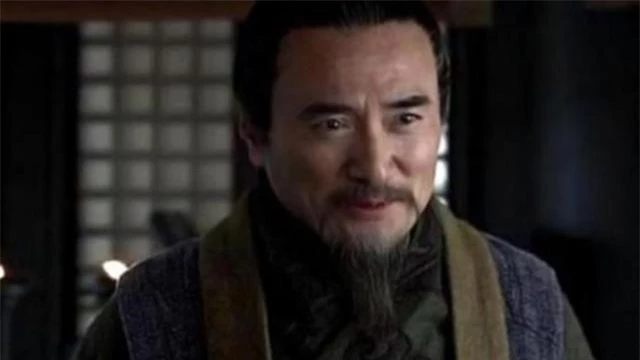 Lưu Bị giao con cho Gia Cát Lượng nhưng lại giao quyền cho Lý Nghiêm Luu Bi giao con cho Gia Cat Luong nhung lai giao quyen cho Ly Nghiem