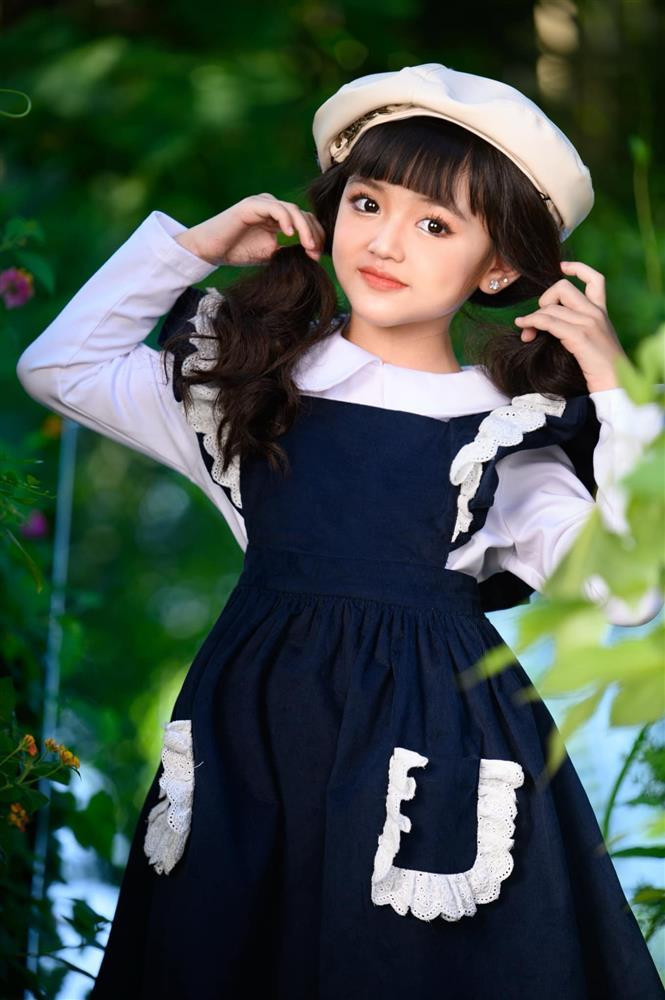 n Nhiên có vẻ ngoài xinh xắn cùng lối diễn xuất tự nhiên, đôi lúc như “bà cụ non”.