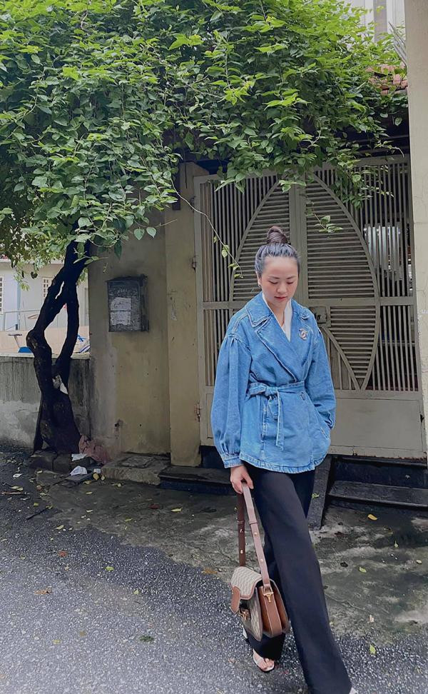 goài việc ăn uống, tập luyện, công việc bận rộn ở nhà đài cũng giúp nữ BTV tiêu hao nhiều năng lượng, siết cân, giữ dáng hiệu quả.