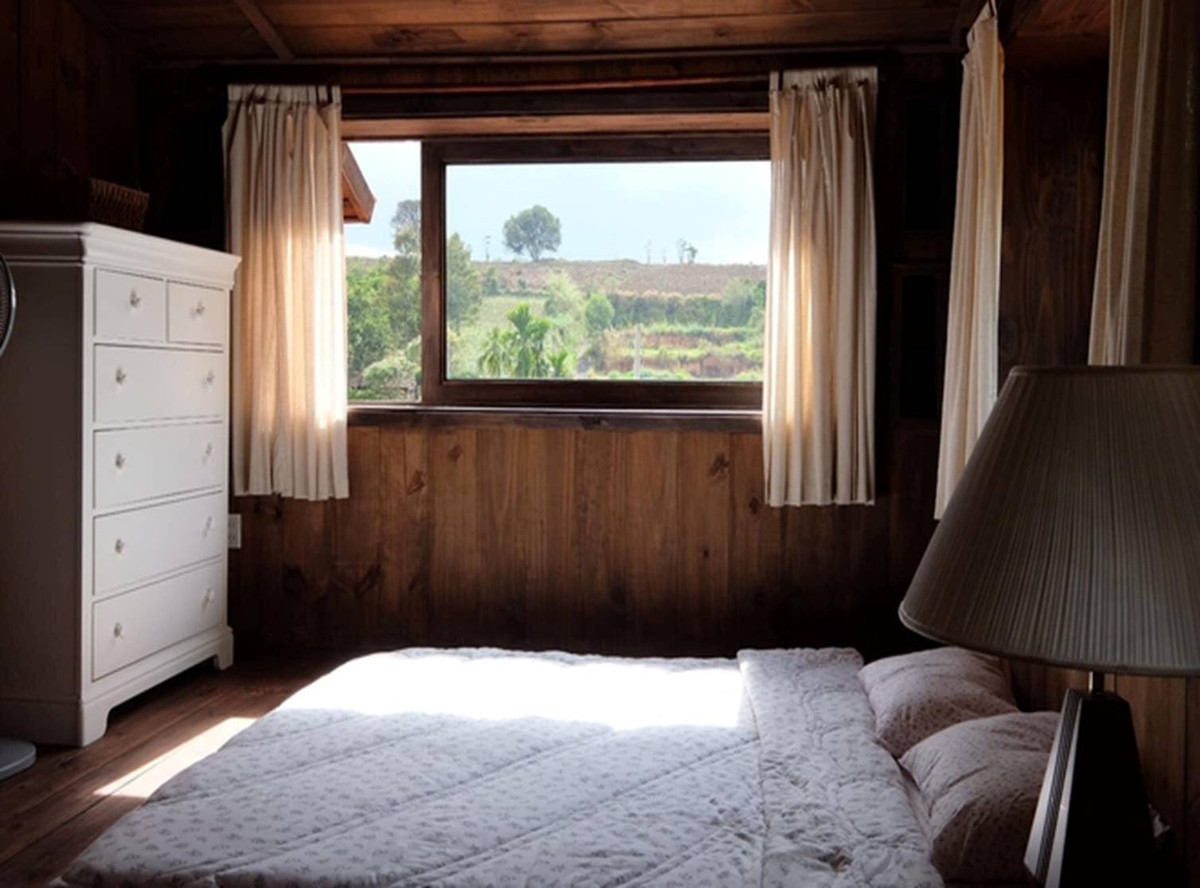 Doi vo chong 9x ho bien manh dat bo trong thanh can nha co tich-Hinh-5