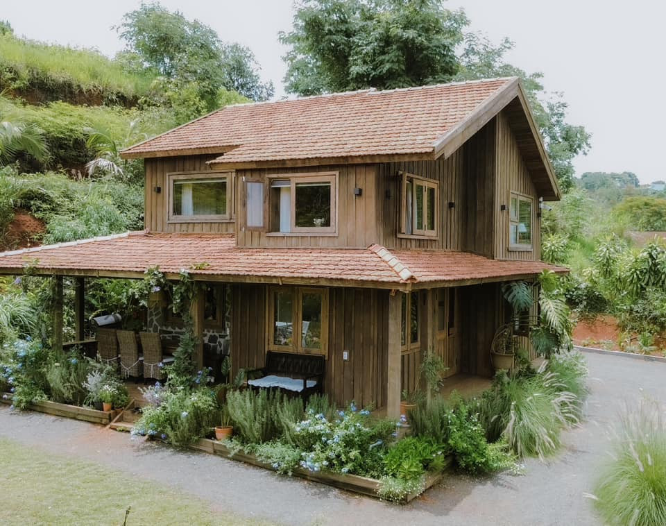 Doi vo chong 9x ho bien manh dat bo trong thanh can nha co tich-Hinh-6