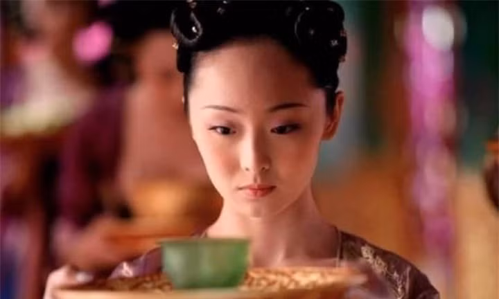 Vi sao cac cung nu tranh nhau 'rua lo rong' cho hoang de?-Hinh-2