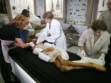 Chôn lại xác ướp để trấn yểm “cửa địa ngục" - Hình 2 Chon lai xac uop de tran yem “cua dia nguc