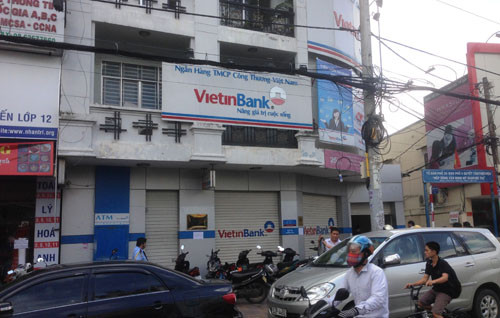 Để phục vụ công tác điều tra, phòng giao dịch Thái Sơn tạm ngưng hoạt động buổi sáng.