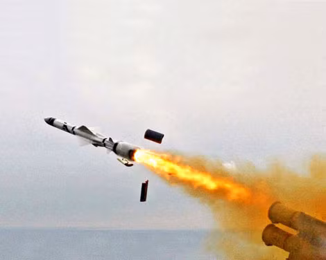 Tên lửa hành trình chống tàu cận âm Exocet MM40 Block 3.